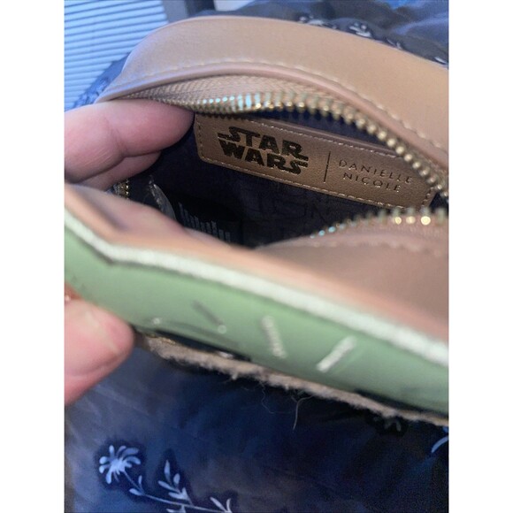 Danielle Nicole Star Wars Mandalorian Grogu Baby Yoda Crossbody Bag Purse Euc - Picture 9 of 15
